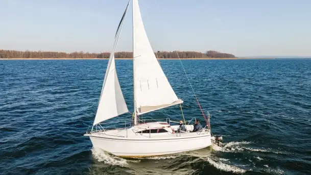 Sasanka Viva 700 dzielnie żegluje po jeziorze Dargin - zdjęcie 10