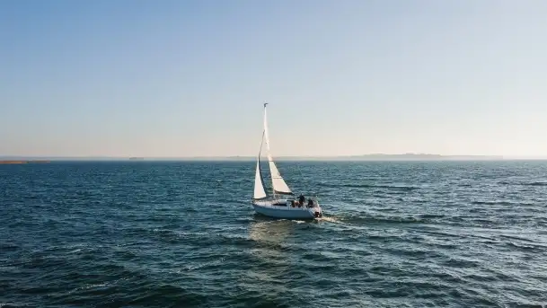 Sasanka Viva 700 dzielnie żegluje po jeziorze Dargin - zdjęcie 9