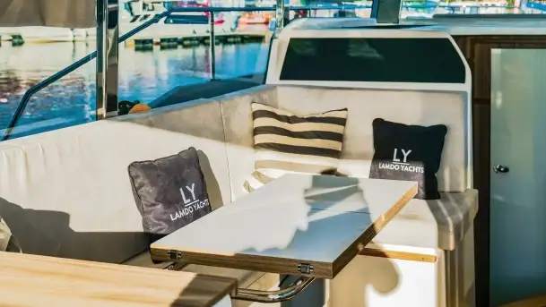 Nowy model jachtu motorowego LY 30+ już po testach na Mazurach - zdjęcie 11