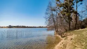 Cmentarz wojenny Jagerhohe i jezioro Święcajty na początku wiosny, 2022 - zdjęcie 20