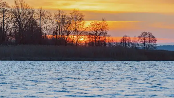 Wschód słońca nad jeziorem Śniardwy, Krzywy Róg