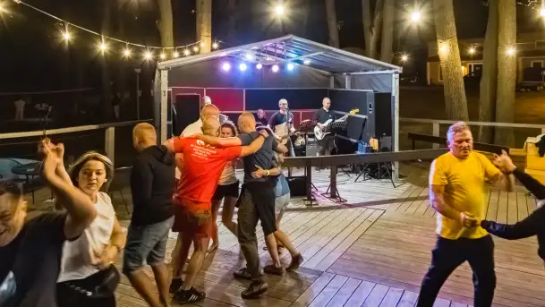 Grają na Mazurach - Czarna Bandera w Strandzie - zdjęcie 7