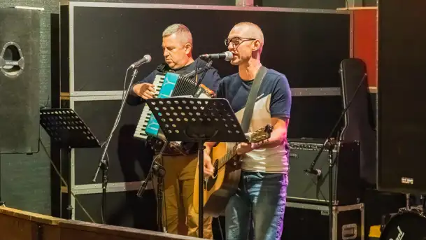 Grają na Mazurach - Czarna Bandera w Strandzie - zdjęcie 2