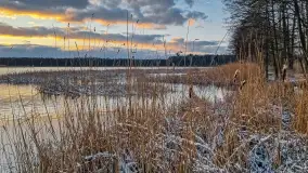 Zachód słońca nad jeziorem Duże Wilkasy, luty 2023 - zdjęcie 15