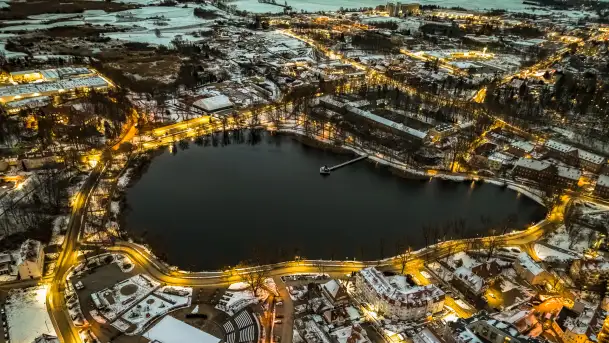 Nocny Kętrzyn z drona, luty 2023