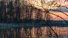 Zachód słońca nad jeziorem Dejguny, Lisi Ogon, kwiecień 2023 r. - zdjęcie 25