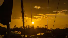 Zachód słońca w Mikołajkach, czuć sezon 2023 - zdjęcie 12
