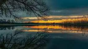 Zachód słońca nad jeziorem Dejgunek, kwiecień 2023 r.  - zdjęcie 1