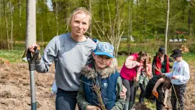 Przy Wilczym Szańcu posadzono 5000 dębów - zdjęcie 62