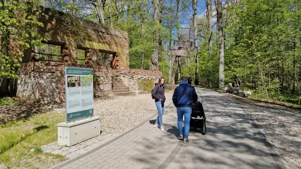 Majowy spacer po Wilczym Szańcu w Gierłoży - zdjęcie 4