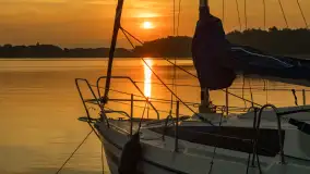 Wschód słońca nad jeziorem Kisajno, Łabędzi Ostrów, czerwiec 2023 r. - zdjęcie 1