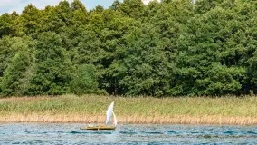 Oldtimery w Strandzie i na jeziorze Kisajno, sierpień 2023 r. - zdjęcie 37