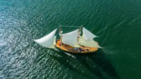 Oldtimery na Kisajnie widoczne z lotu ptaka, sierpień 2023r. - zdjęcie 3