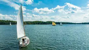 Oldtimery na Kisajnie widoczne z lotu ptaka, sierpień 2023r. - zdjęcie 7