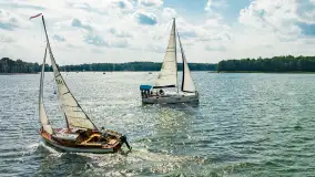 Oldtimery na Kisajnie widoczne z lotu ptaka, sierpień 2023r. - zdjęcie 24