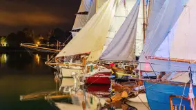 Nocne zdjęcia ze zlotu Oldtimerów w Strandzie, sierpień 2023 r. - zdjęcie 24