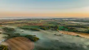 Wrześniowy i mglisty wschód słońca nad jeziorem Mój - zdjęcie 46