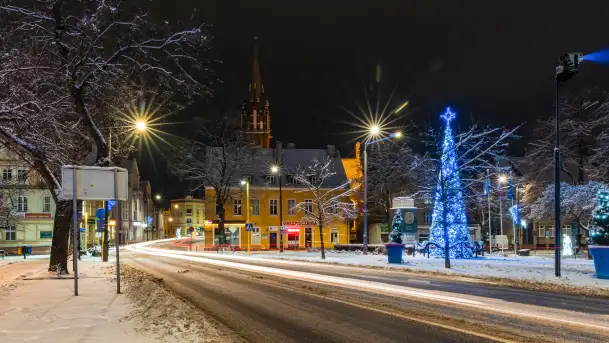 Zimowy Kętrzyn w nocy, styczeń 2024 r. - zdjęcie 2