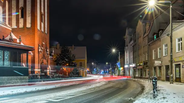 Zimowy Kętrzyn w nocy, styczeń 2024 r. - zdjęcie 8