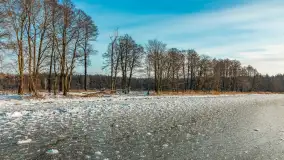 Uroki zimy nad jeziorem Dargin w porcie Dziki Harsz - zdjęcie 10