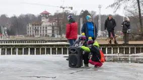 Morsy z Giżycka tradycyjne zatańczyły poloneza, styczeń 2024 r. - zdjęcie 48