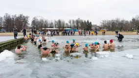 Morsy z Giżycka tradycyjne zatańczyły poloneza, styczeń 2024 r. - zdjęcie 22