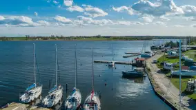 Port Ryn Marina Sośnica z drona, kwiecień 2024 r. - zdjęcie 18