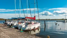 Słoneczne popołudnie w Marina Sośnica w Rynie, kwiecień 2024 r. - zdjęcie 12