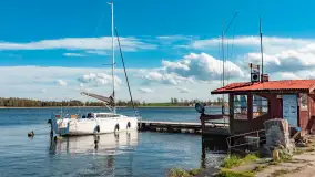 Słoneczne popołudnie w Marina Sośnica w Rynie, kwiecień 2024 r. - zdjęcie 33