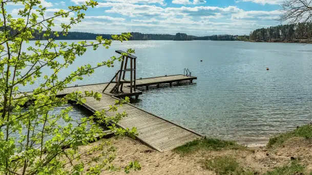 Zdjęcia: Atrakcyjne noclegi w domkach nad jeziorem Nidzkim: Ośrodek Wypoczynkowy Wodnik - zdjęcie 11