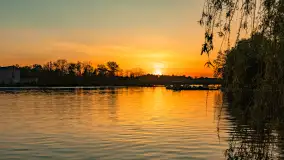 Zachód słońca nad jeziorem Ełckim w Ełku, maj 2024 r. - zdjęcie 13
