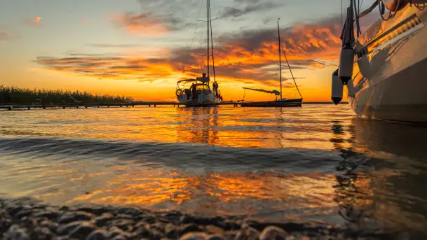 Zachód słońca w przystani Rajcocha, lipiec 2024 r.