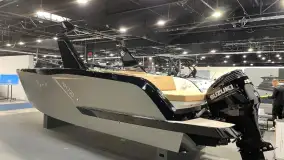 Nowoczesne rozwiązania połączone z tradycyjną techniką rzemieślniczą. Nikhen Yachts z nowymi modelami- NH 730 OPEN i NH 770 GRAN - zdjęcie 7