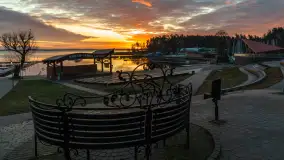 Wschód słońca nad jeziorem Niegocin w Wilkasach, grudzień 2024 r. - zdjęcie 2