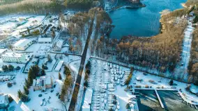 Jezioro Kisajno, Tajty, Piękna Góra w zimowej scenerii z drona - zdjęcie 5