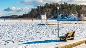 Niedzielne, zimowe popołudnie w Wilkasach nad Niegocinem, luty 2025 r. - zdjęcie 33