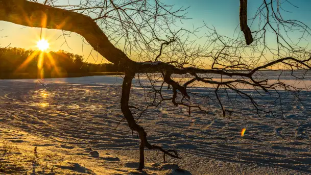 Jezioro Dargin przed zachodem słońca, luty 2025 r.