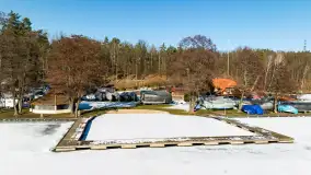 Port Pod Dębem w zimowym śnie i... białej odsłonie, luty 2025 r. - zdjęcie 3