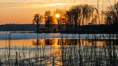 Zachód słońca nad zatoką Tracz, jezioro Kisajno, Giżycko