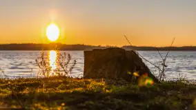 Zachód słońca nad jeziorem Mamry, Zwierzyniecki Róg, marzec 2025 r. - zdjęcie 26