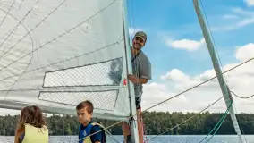 Młodzi adepci żeglarstwa nad jeziorem Dadaj - Rumszewicz Sailing - zdjęcie 38
