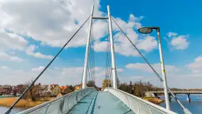 Spacer po Mikołajkach w marcowym słońcu. - zdjęcie 1