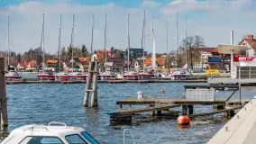 Spacer po Mikołajkach w marcowym słońcu. - zdjęcie 5