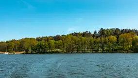 Jezioro Czos, Mrągowo widziane z wody, maj 2025 r. - zdjęcie 16