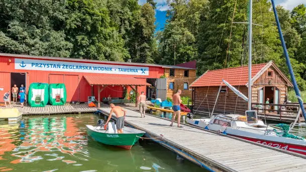 Przystań OW Wodnik nad jeziorem Nidzkim, Ruciane-Nida na zdjęcia