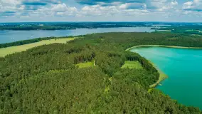 Jezioro Harsz położone blisko północnych szlaków WJM z drona - zdjęcie 26