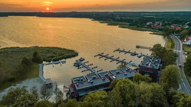 Zachód słońca w Ogonkach, port 69, czerwiec 2025 r.