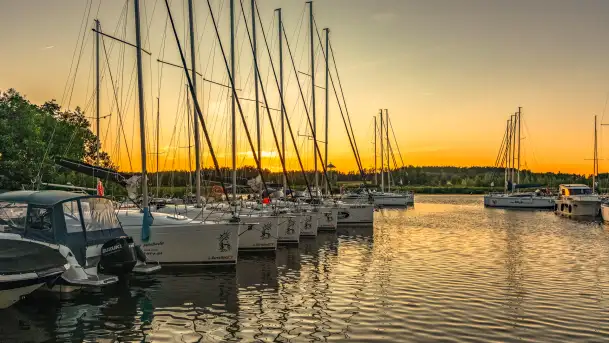 Stanica Zielony Gaj i zachód słońca nad jeziorem Kotek Wielki, czerwiec 2025 r.
