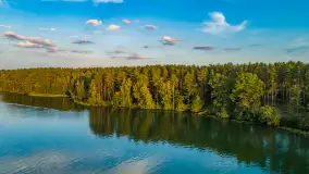 Jezioro Nidzkie i przystań OW Wodnik na fotkach  z drona, sierpień 2025 r. - zdjęcie 15