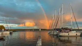 Wieczorna tęcza w przystani Nautica, sierpień 2025 r. - zdjęcie 1